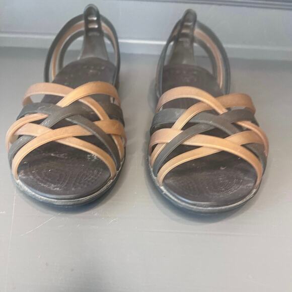Crocs Women’s Isabella Sandals Sz 6 Brown Gold  Strappy Flat Huarache Vacation - Picture 8 of 8